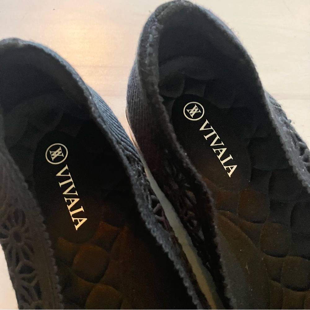 Chic Black Women's Loafers - Picture 7 of 8
